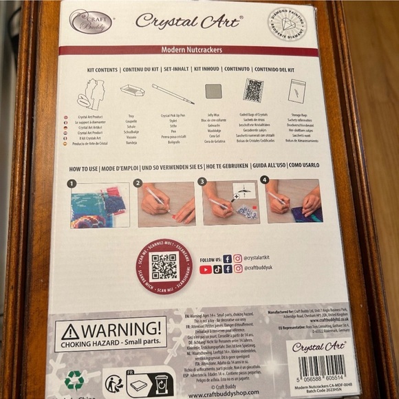 Craft Buddy Crystal Art Modern Nutcrackers Kit - Picture 3 of 6